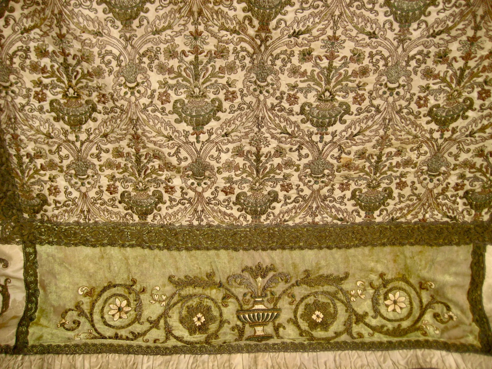 Late 19th Century Gold and Silver Embroidered Velvet Tablecloth or Cover - 3