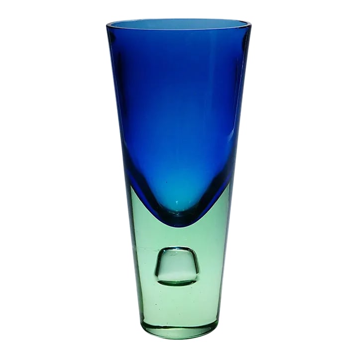 Large Gino Cenedese Sommerso Vase, Ca. 1960s: Large Gino Cenedese Sommerso Vase, ca. 1960s A large and heavy Cenedese, Murano art glass vase manufactured in green and blue sommerso glass. The vase features a large air bubble in the massive base. 