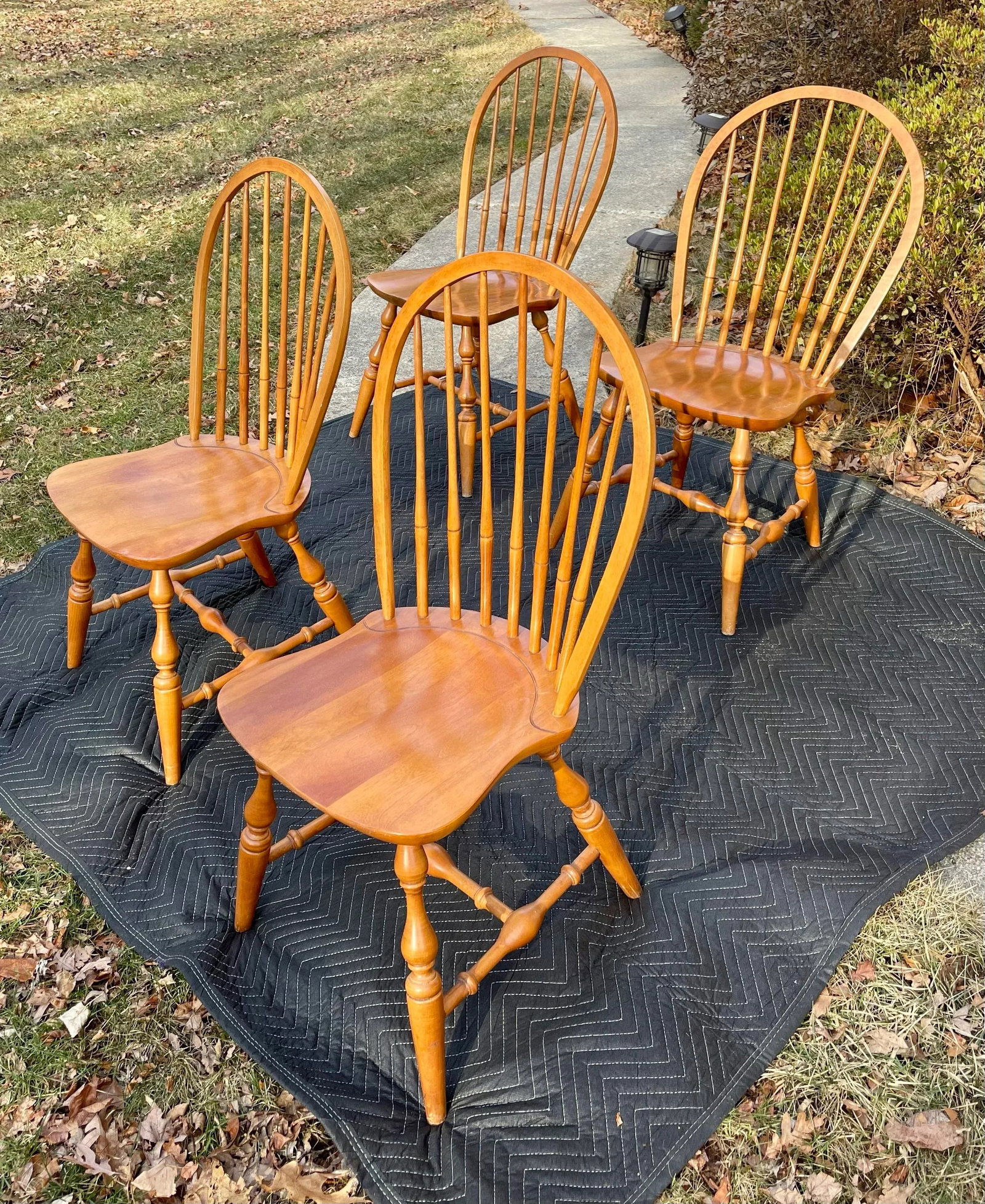 1990s Nichols & Stone Hoop Back Windsor Style Side Chairs- Set of 4 - 3