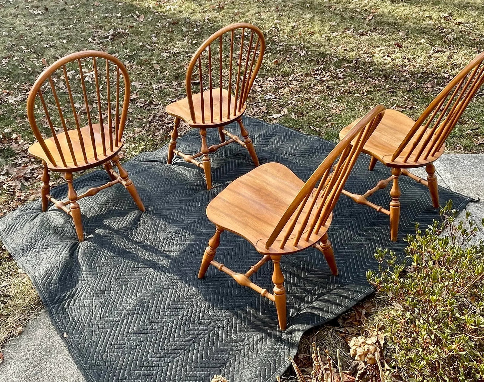 1990s Nichols & Stone Hoop Back Windsor Style Side Chairs- Set of 4 - 5