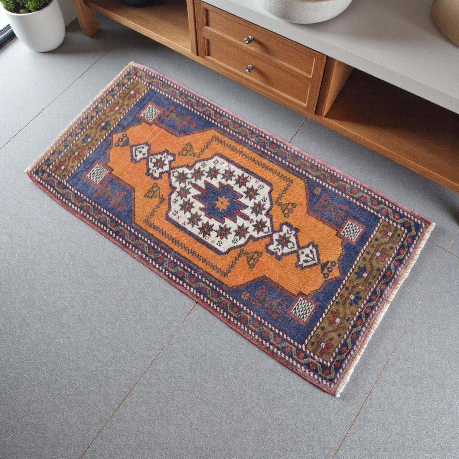 Hand Knotted Small Oushak Rug. Low Pile Entryway Decor DoorMat - 23'' X 46'' - 2