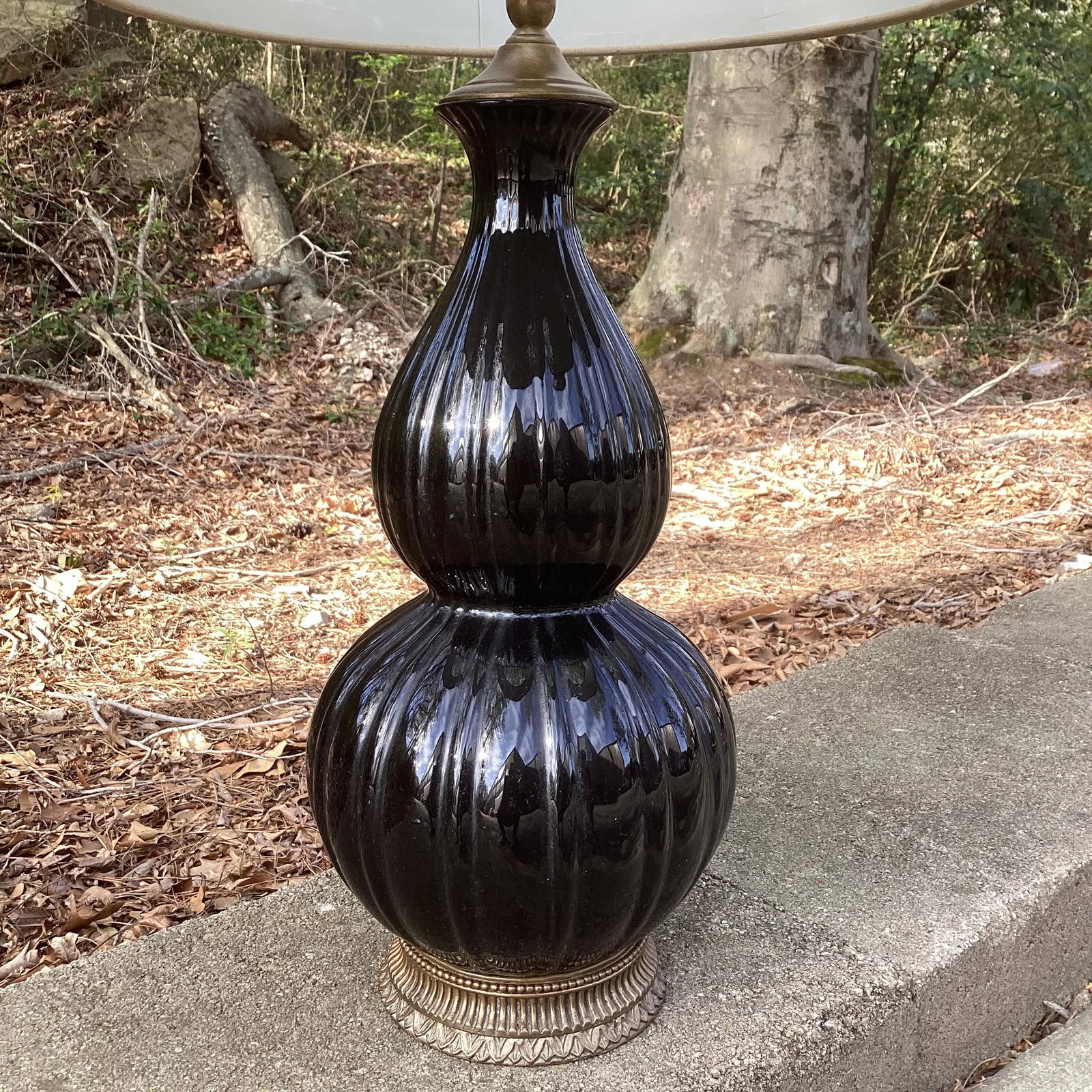 Vintage Black Gourd Table Lamp With Aged Brass Base and Linen Drum Shade - 3