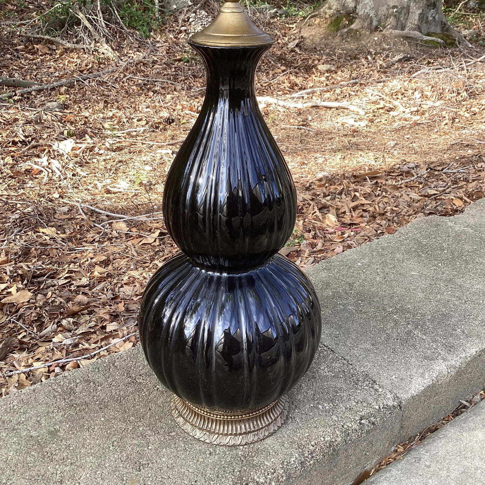 Vintage Black Gourd Table Lamp With Aged Brass Base and Linen Drum Shade - 4