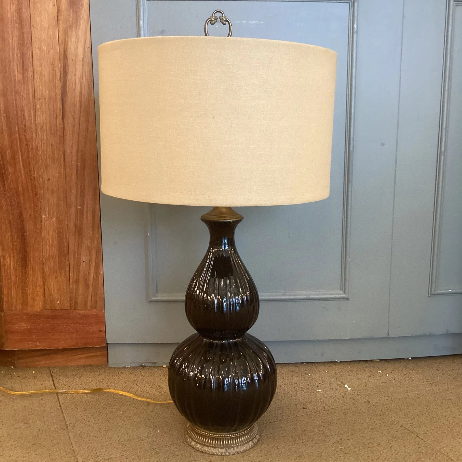 Vintage Black Gourd Table Lamp With Aged Brass Base and Linen Drum Shade - 7