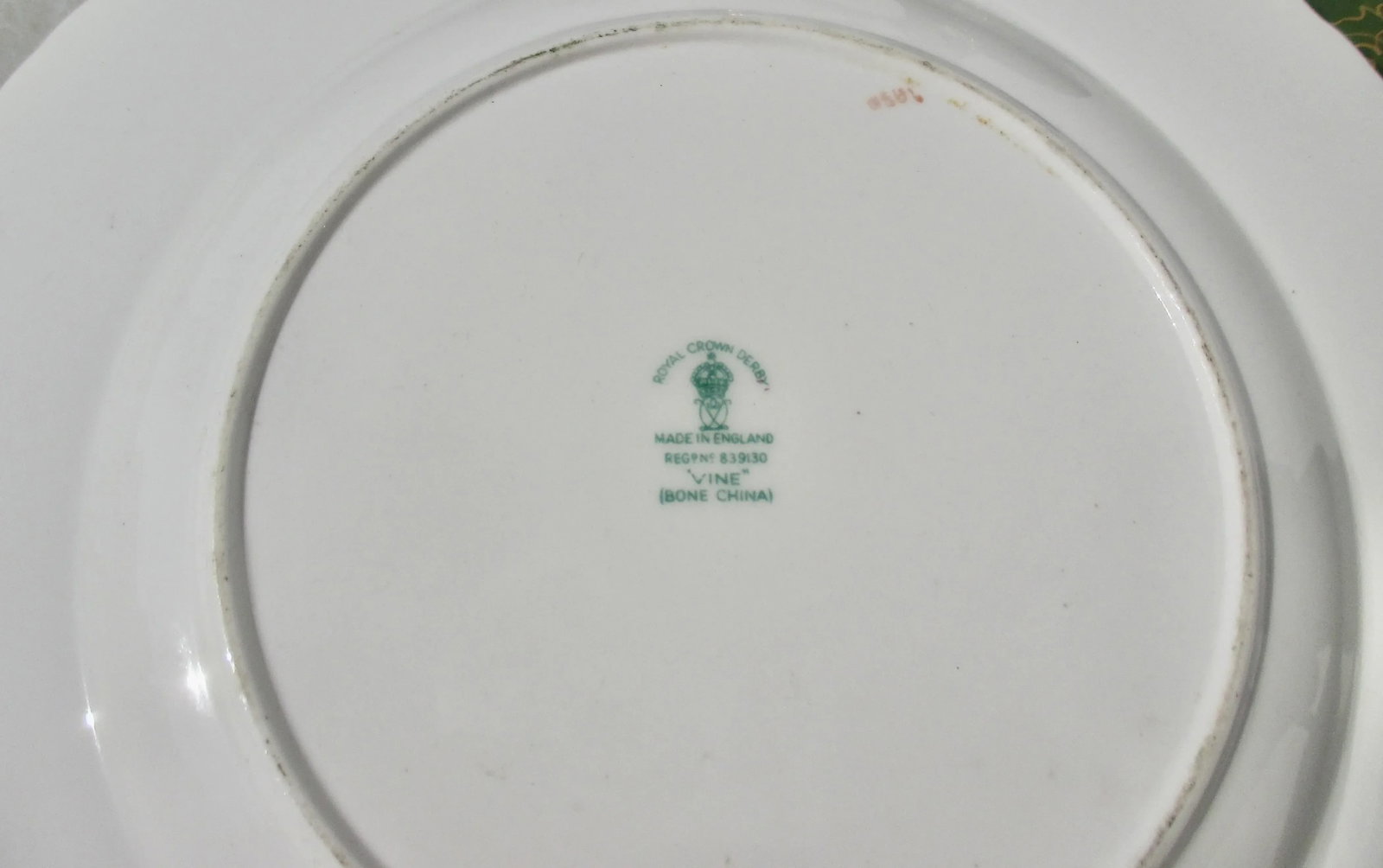 Royal Crown Derby Vine Dinner Plate Service - Set of 12 - 4