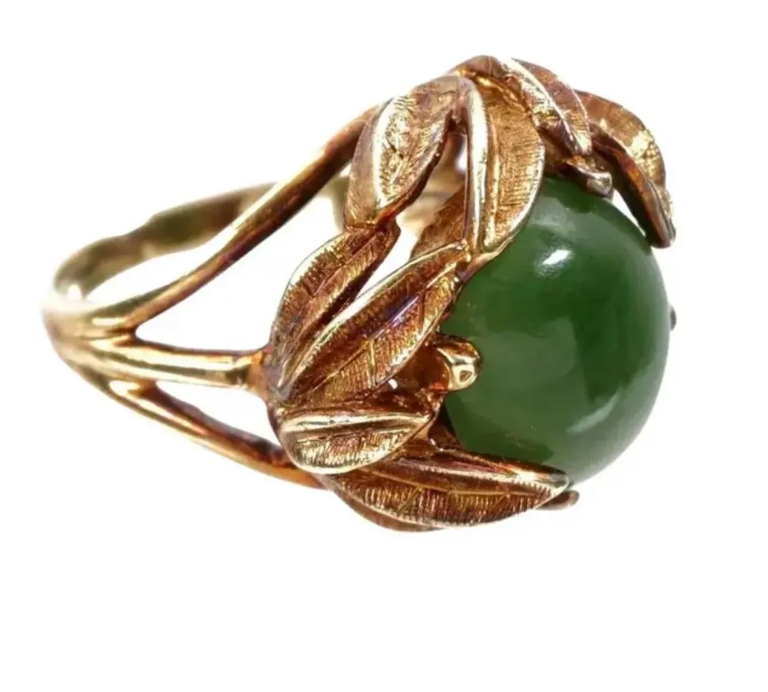 14k Gold and Jade Cabochon Floriform Ring - 7