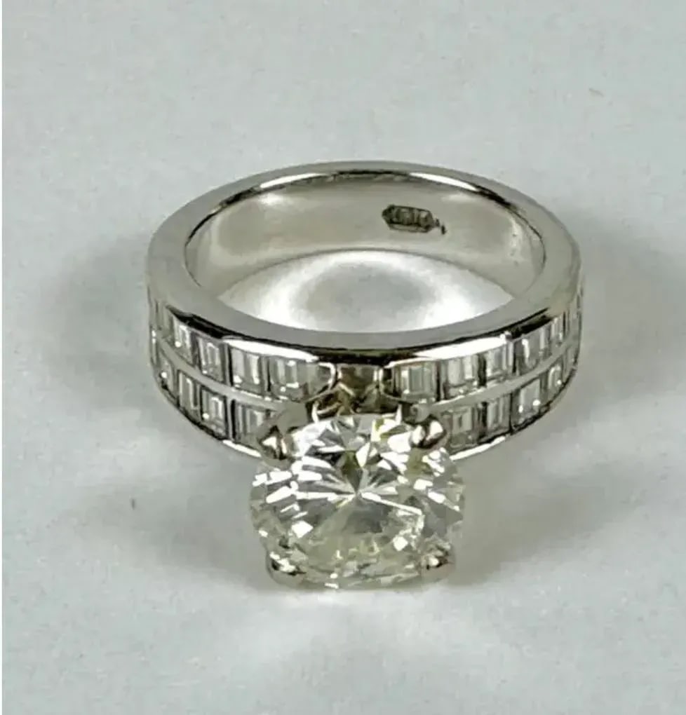 18 Karat White Gold, 2.62 Brilliant Cut Diamond 3.75 Total Carat Weight Ring - 9