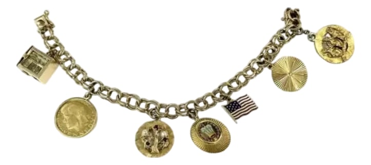 Women's Vintage Charm Bracelet 14k Yellow Gold (1 of 11)