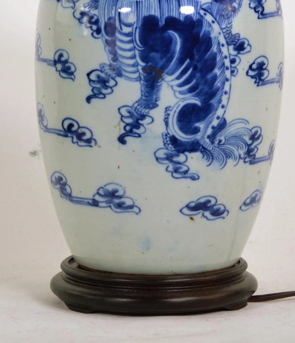 Chinese Blue and White Porcelain Vase Table Lamp at the End of the 19th Century - 5