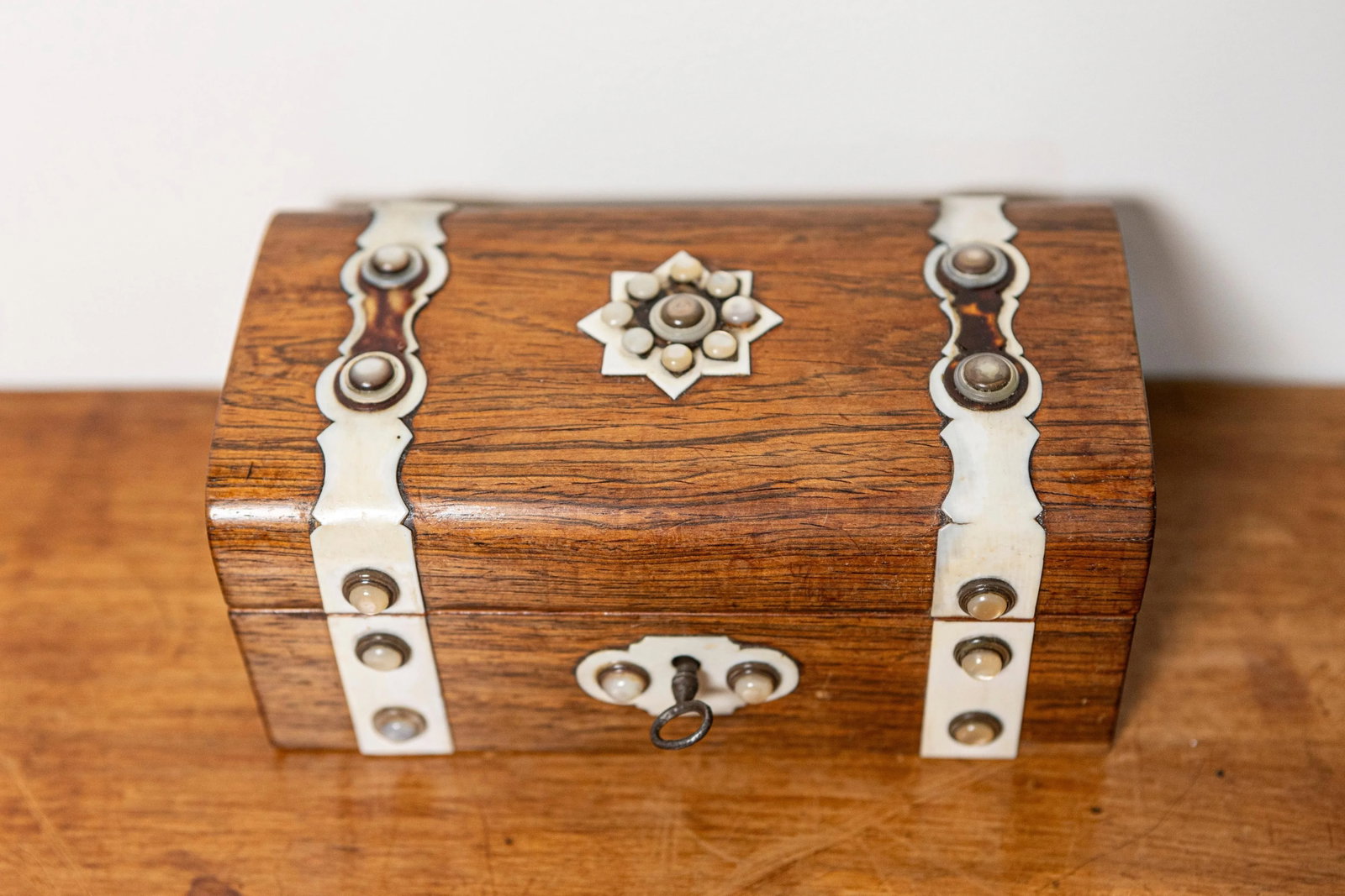 19th Century Danish Rosewood Tea Caddy with Bone Inlay, Circa 1860 - 4