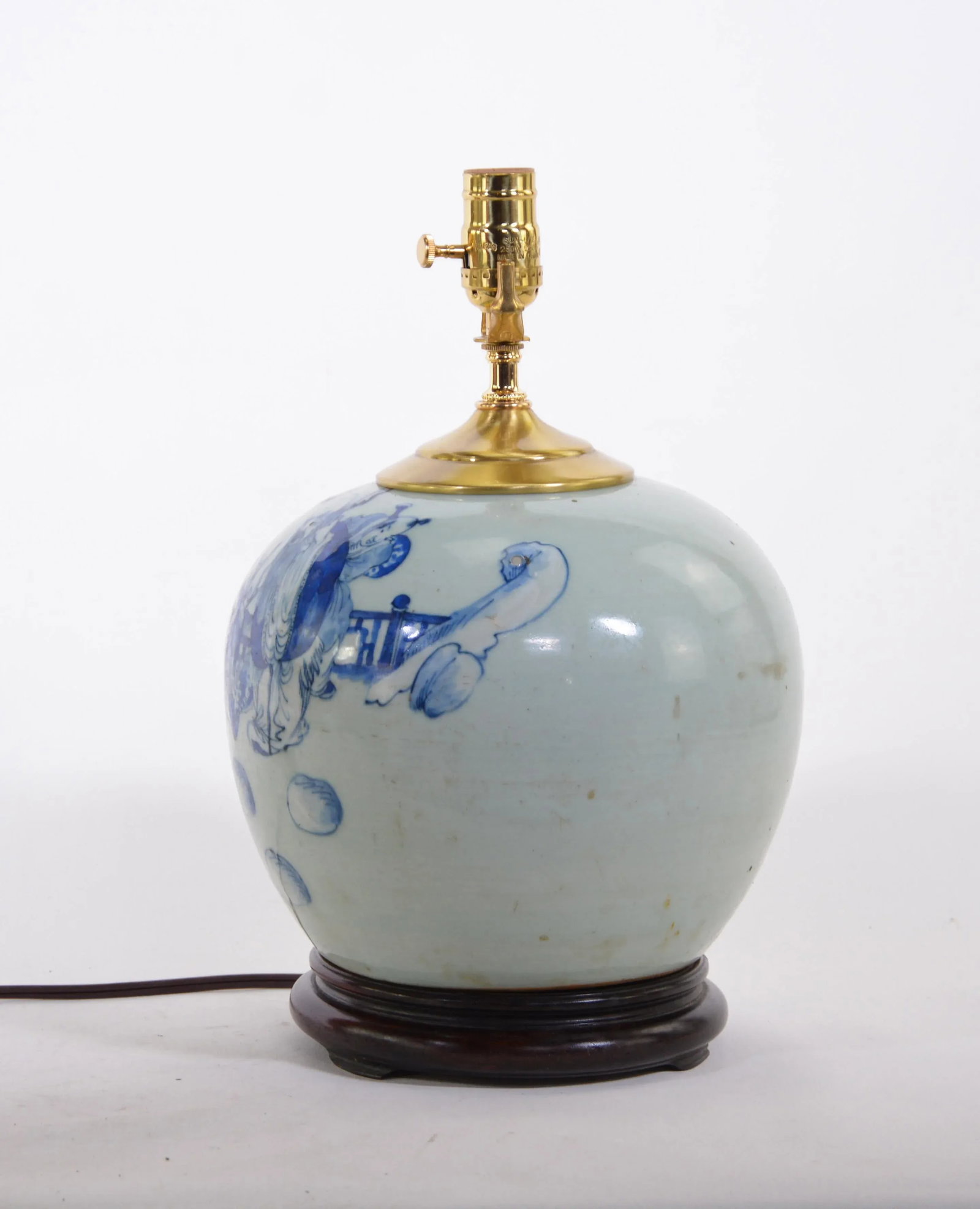 19th Century Chinese Blue and White Porcelain Vase Table Lamp - 5