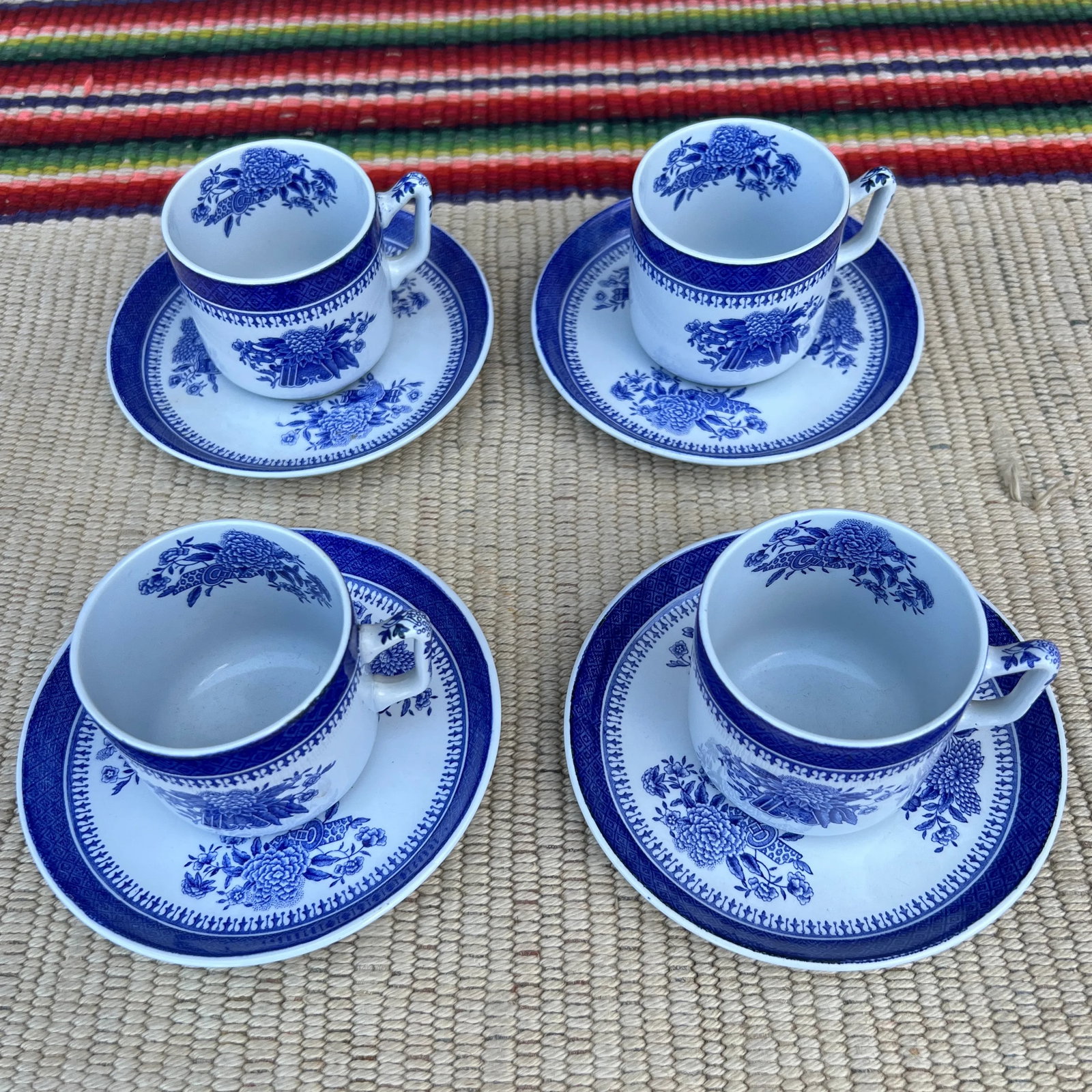 A Set of 4 Copeland Spode Fitzhugh Blue Demitasse Cups and Saucers, Circa 1960's - 12