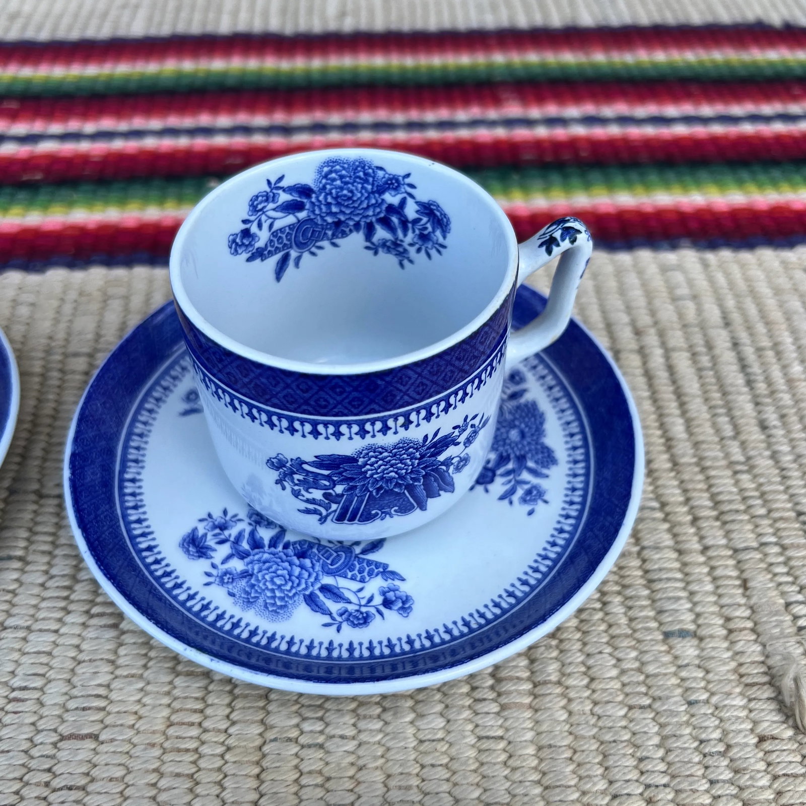 A Set of 4 Copeland Spode Fitzhugh Blue Demitasse Cups and Saucers, Circa 1960's - 5