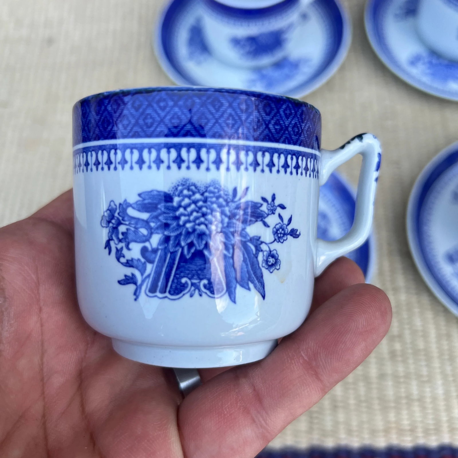 A Set of 4 Copeland Spode Fitzhugh Blue Demitasse Cups and Saucers, Circa 1960's - 7