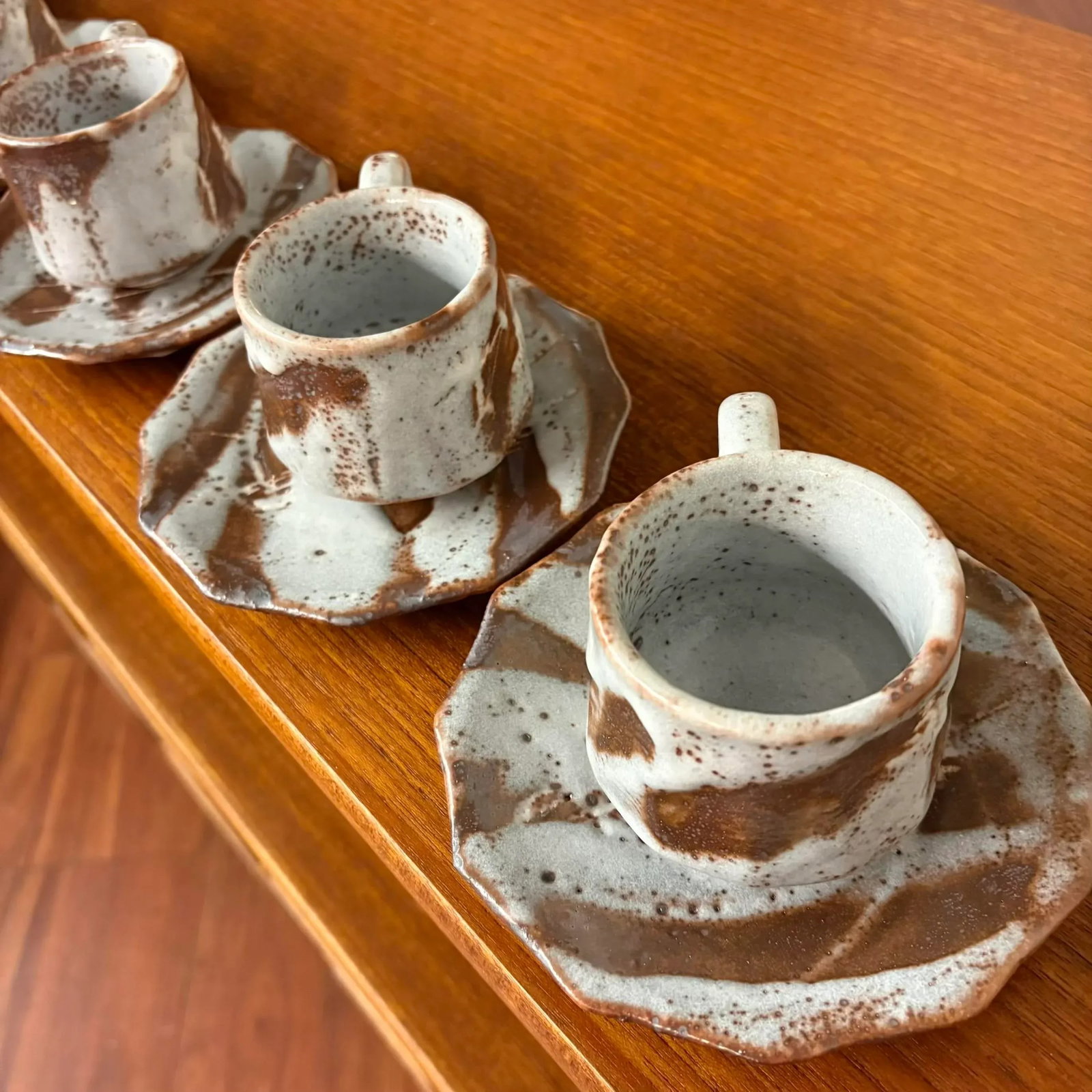 Set of 5 Kishi Shino Ware Coffee Cups & Saucers With Signed Tomobako Box - 12