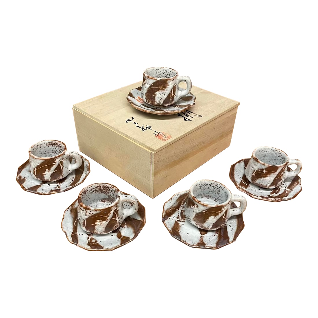 Set of 5 Kishi Shino Ware Coffee Cups & Saucers With Signed Tomobako Box: A beautifully boxed set of five Japanese Kishi Shino ware coffee cups with matching saucers, presented in their original signed wooden tomobako with kiln papers. Crafted in the celebrated Shino