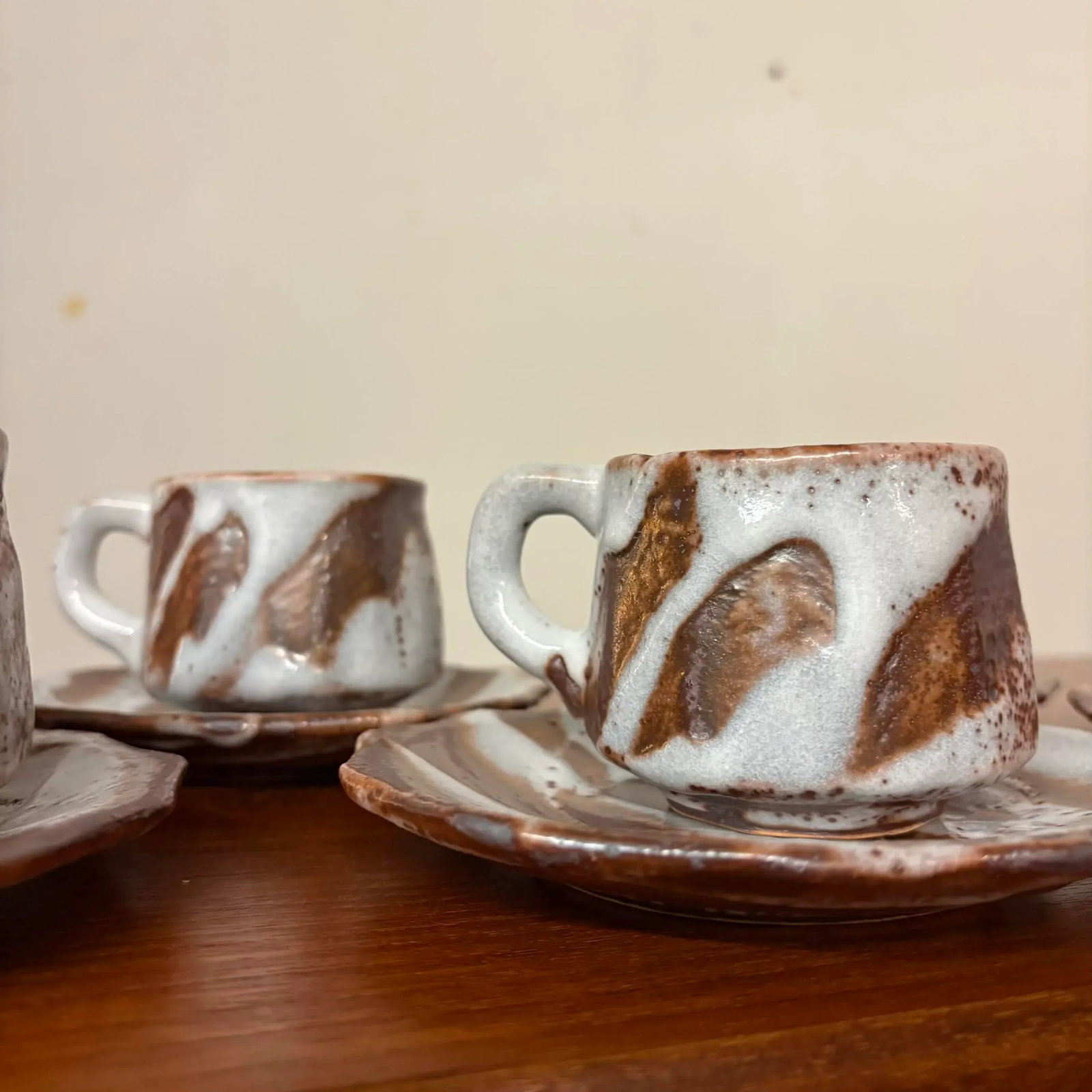 Set of 5 Kishi Shino Ware Coffee Cups & Saucers With Signed Tomobako Box - 5