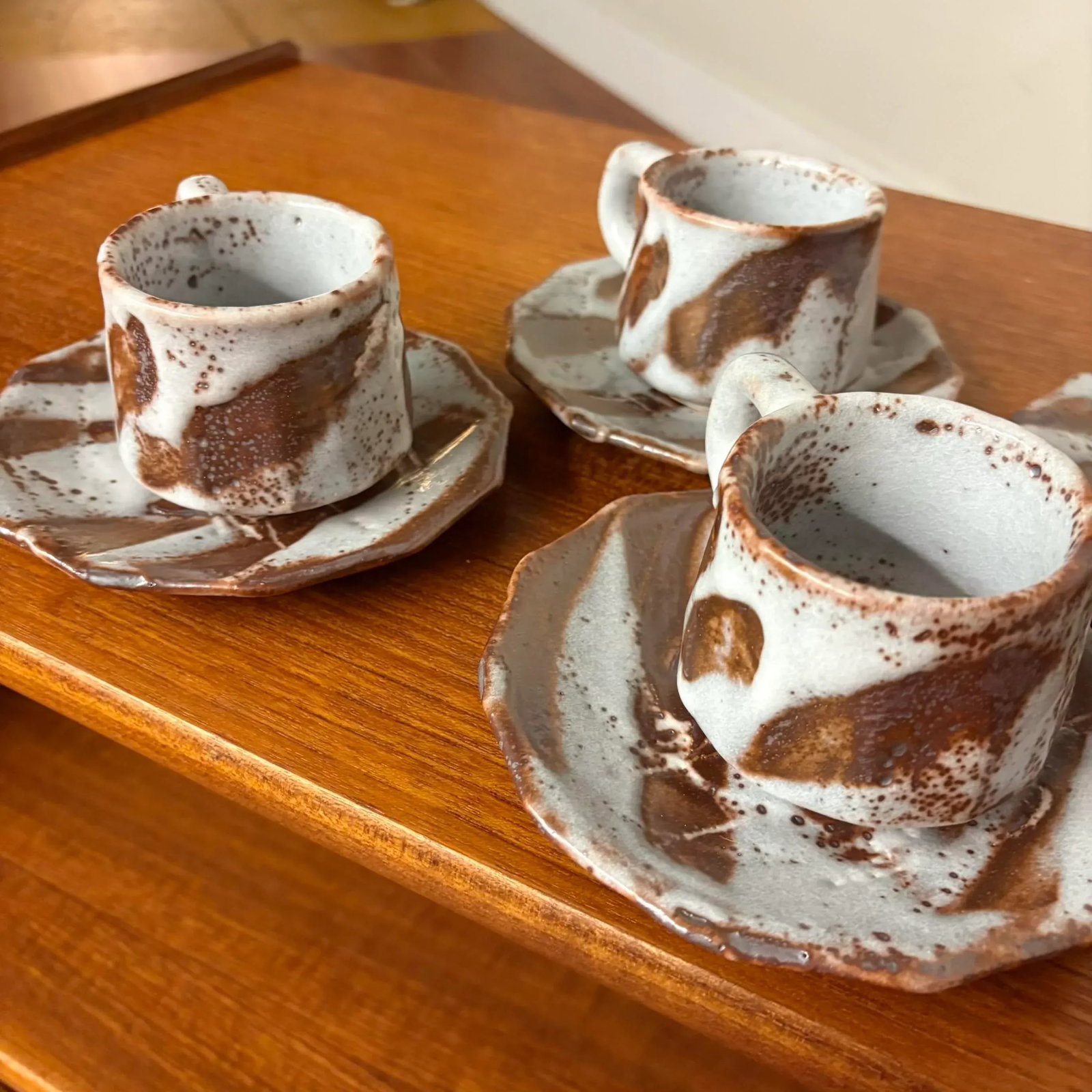 Set of 5 Kishi Shino Ware Coffee Cups & Saucers With Signed Tomobako Box - 7