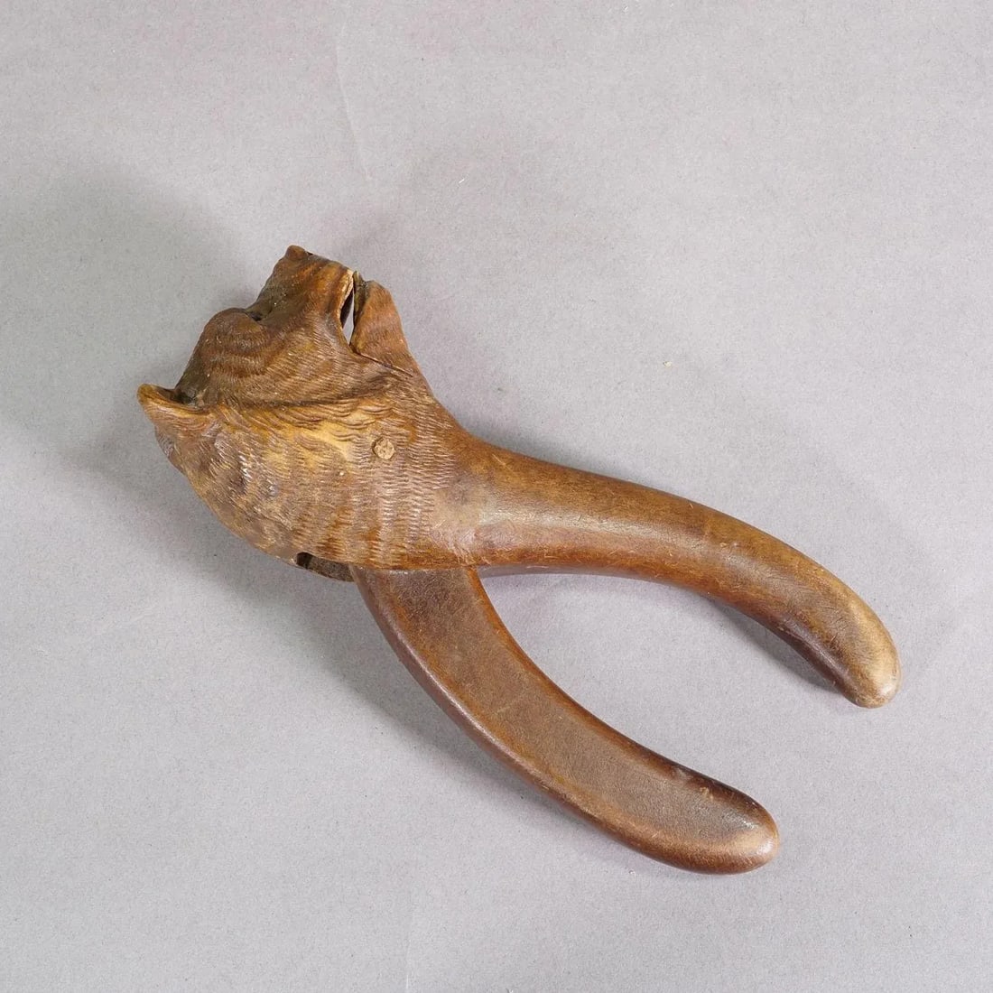 Handcarved Wood Bear Head Nutcracker, Swiss - Brienz Ca. 1900 - 4