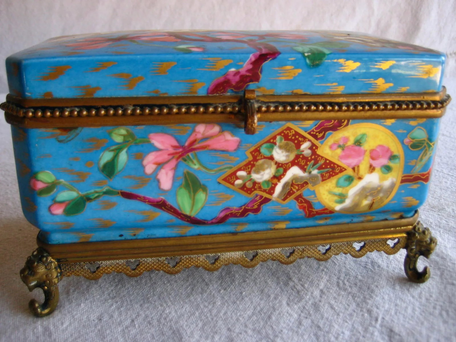 Mid 19th CenturyFrench Jacob Petit Style Porcelain Chinoiserie Jewelry Box - 2
