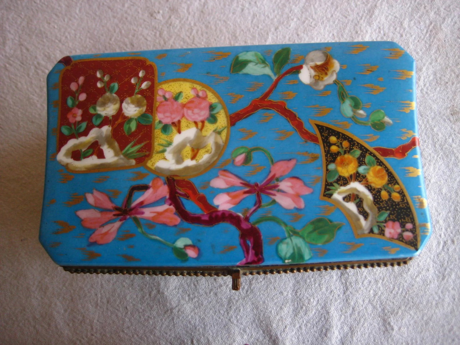 Mid 19th CenturyFrench Jacob Petit Style Porcelain Chinoiserie Jewelry Box - 7