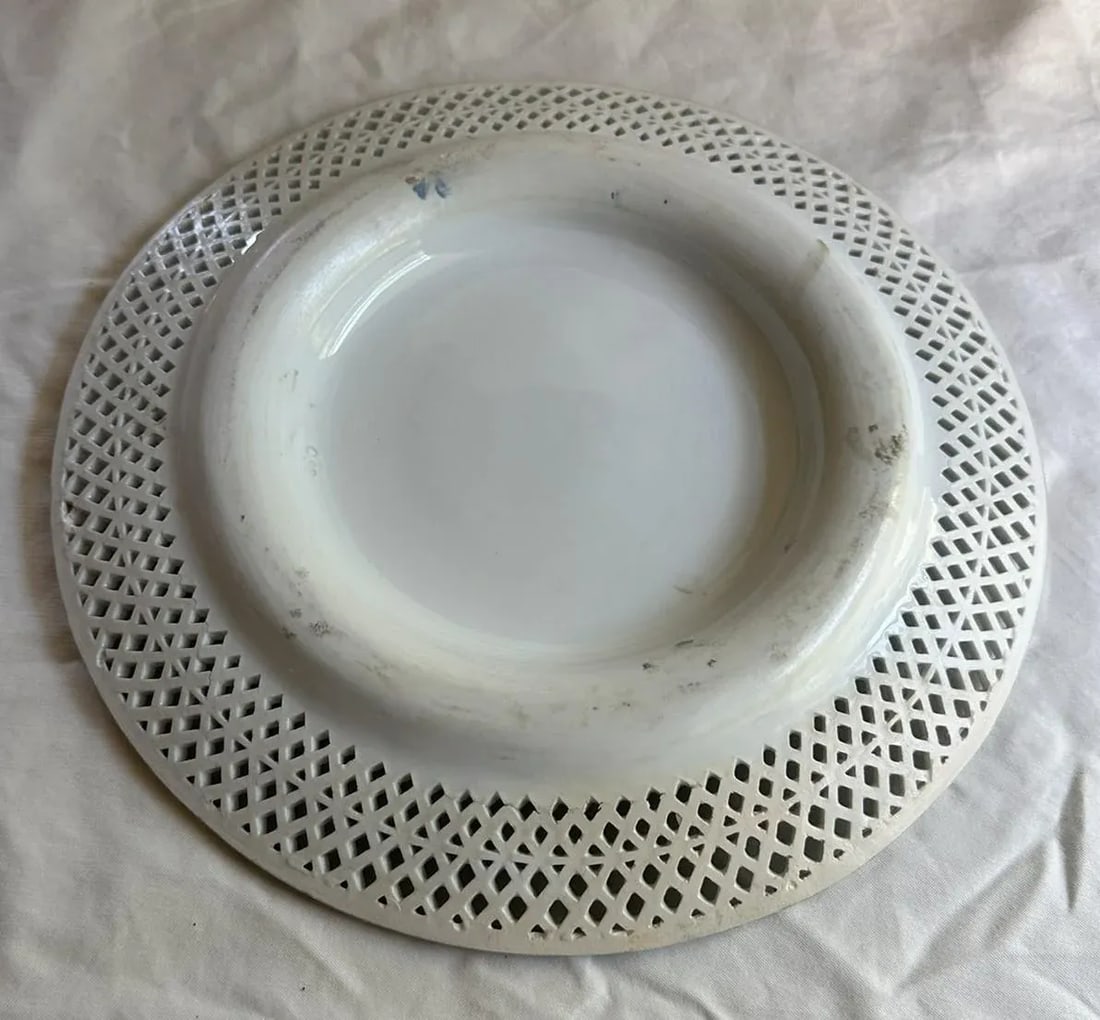 Vienna Porcelain Reticulated Bowl on Stand. White, Blue, Gold. 18th C. - 4