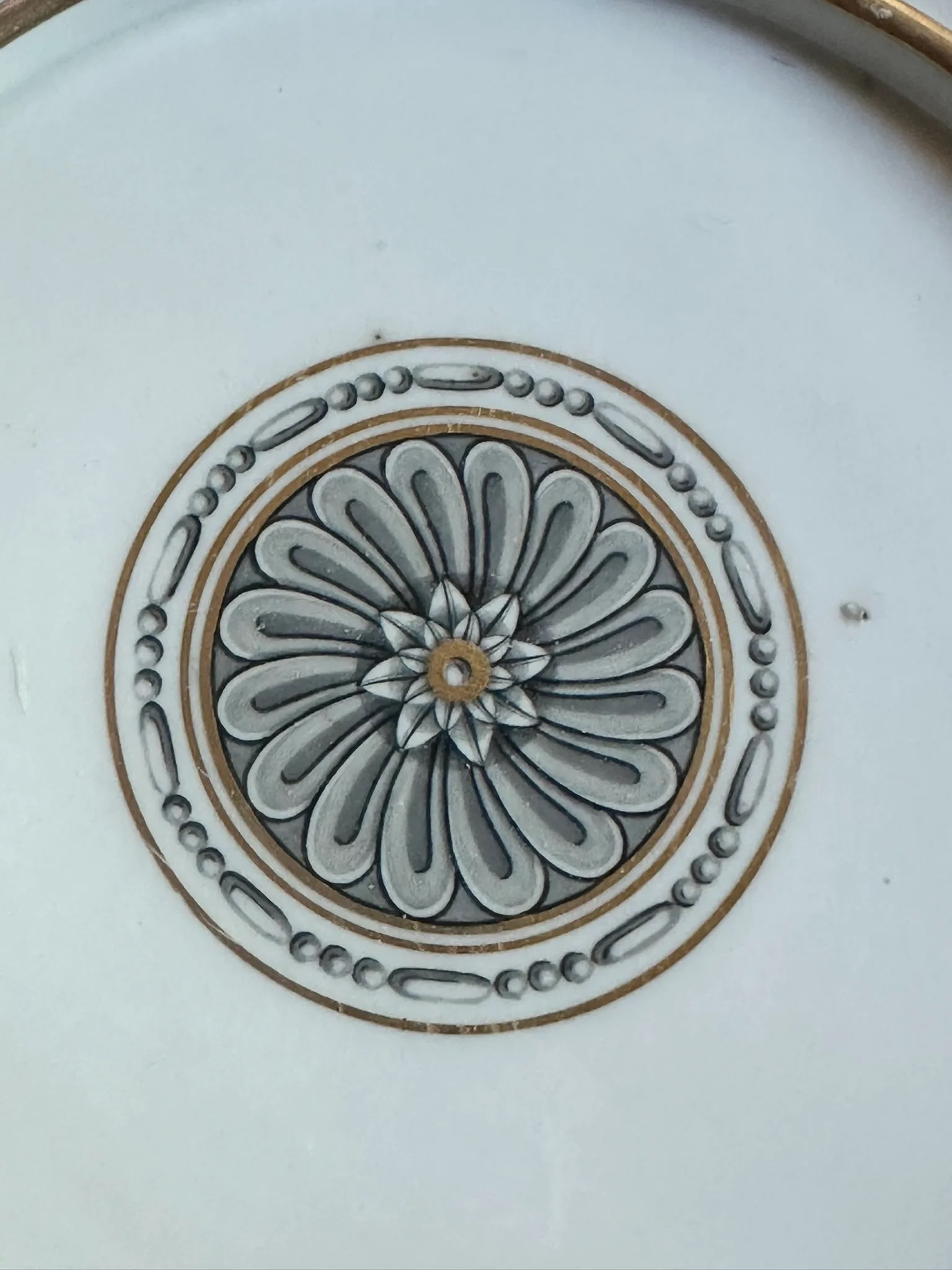 Vienna Porcelain Reticulated Bowl on Stand. White, Blue, Gold. 18th C. - 8
