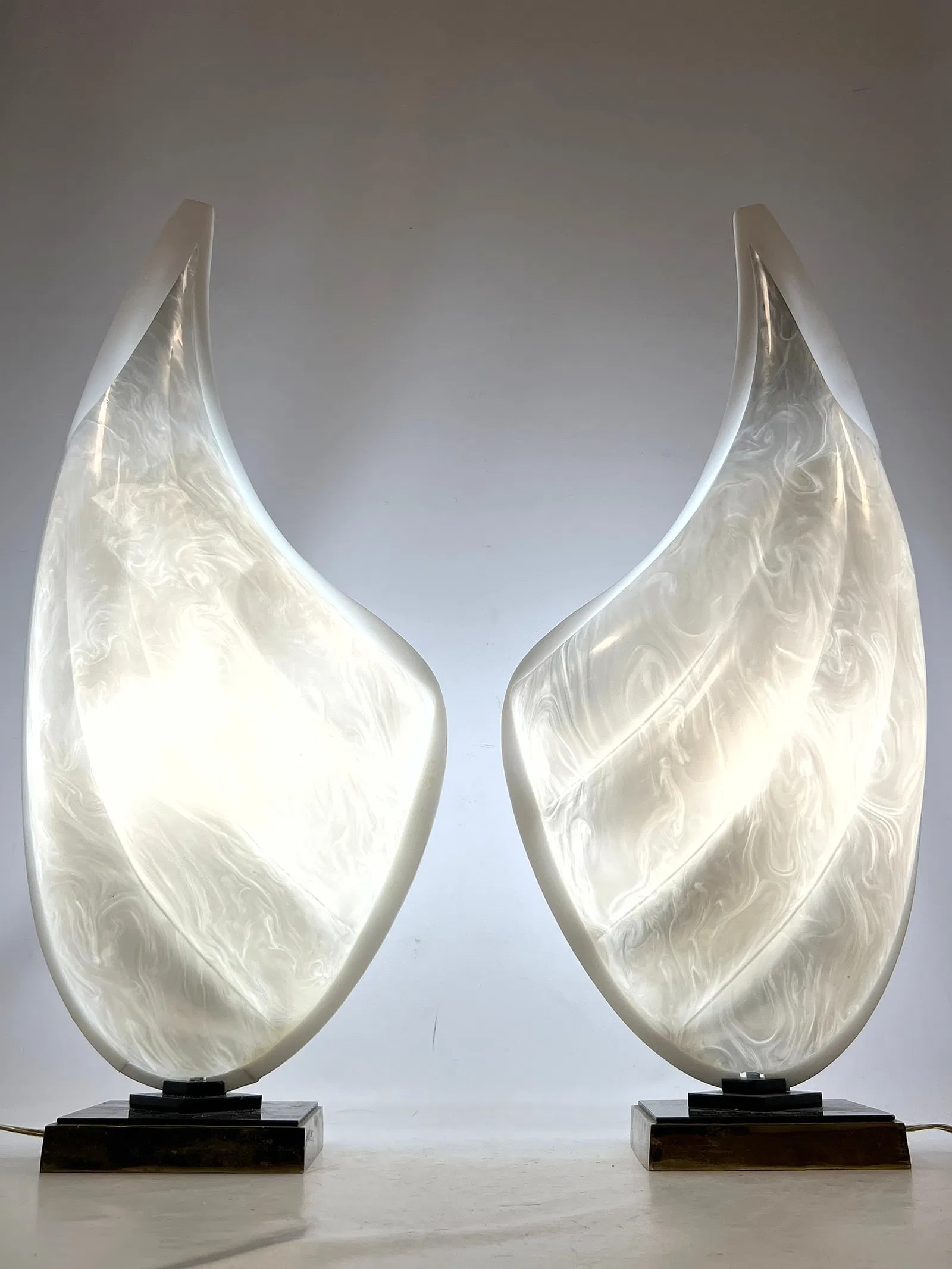 Two-Tone Rougier Clam Shell Acrylic Table Lamps - A Pair - 7
