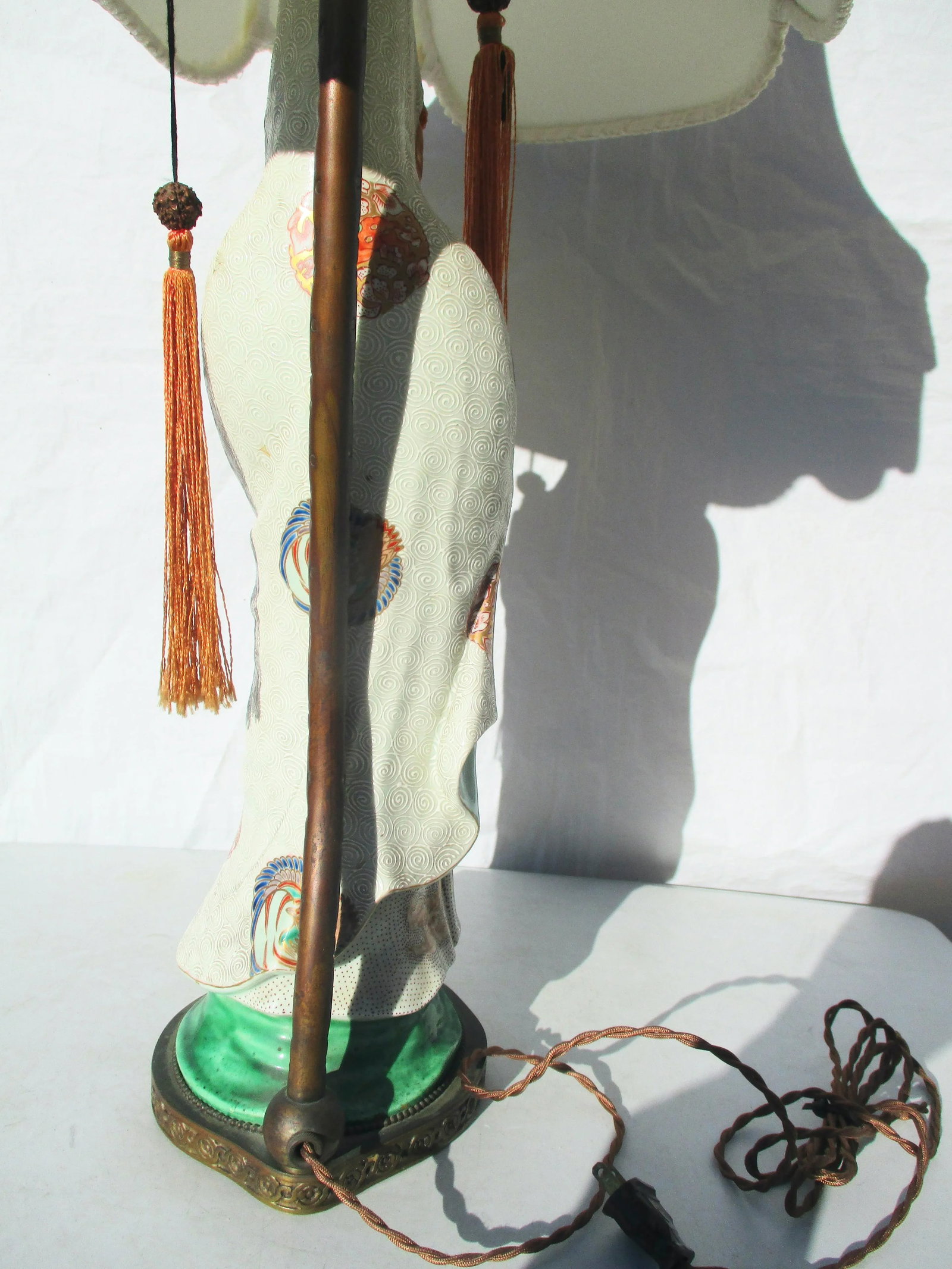 Antique Japanese Kutani Porcelain Lamp and Shade - 10