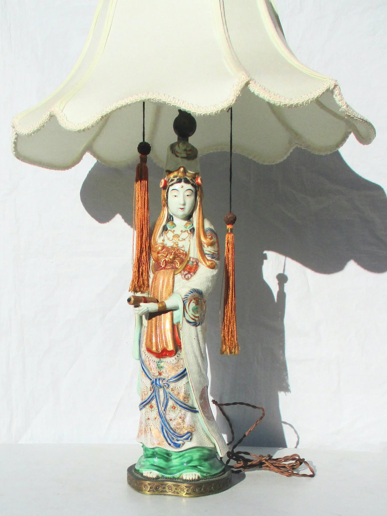 Antique Japanese Kutani Porcelain Lamp and Shade - 2