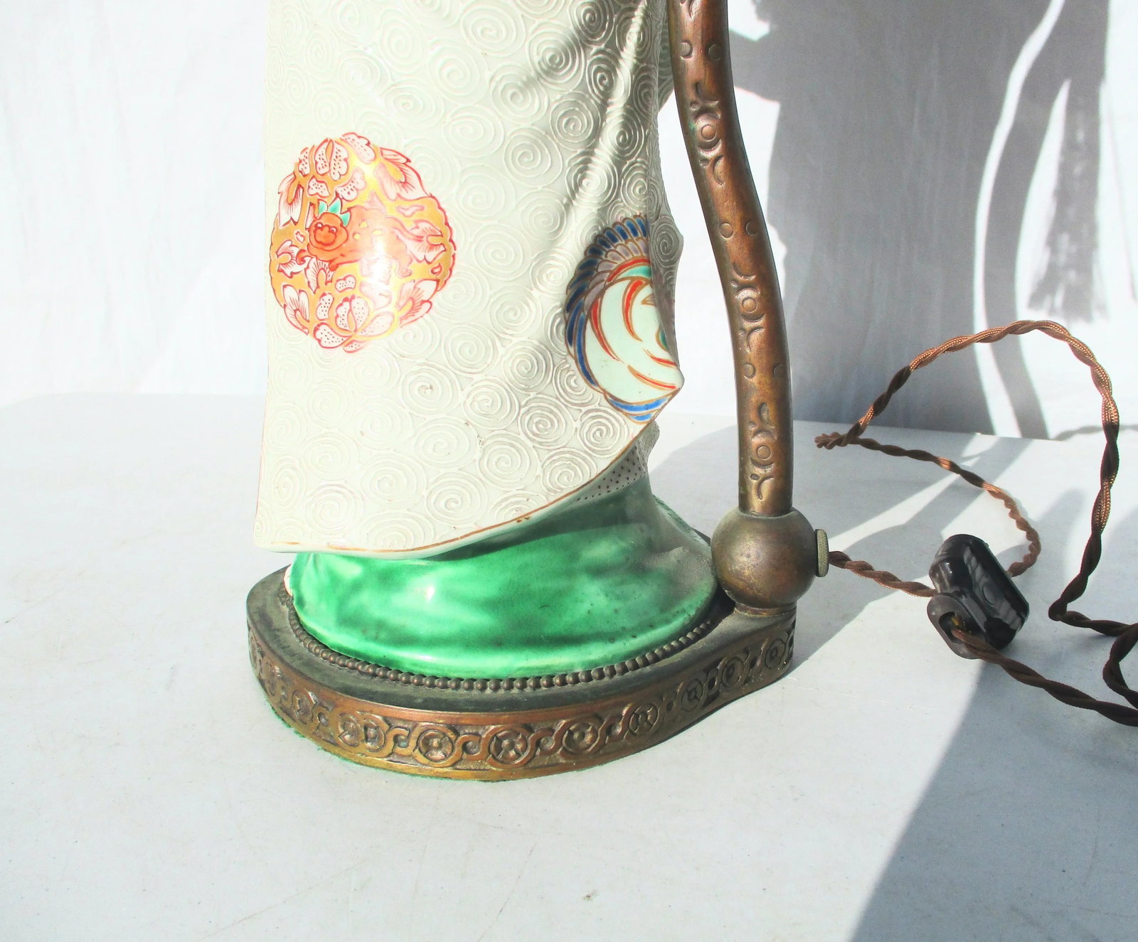 Antique Japanese Kutani Porcelain Lamp and Shade - 9