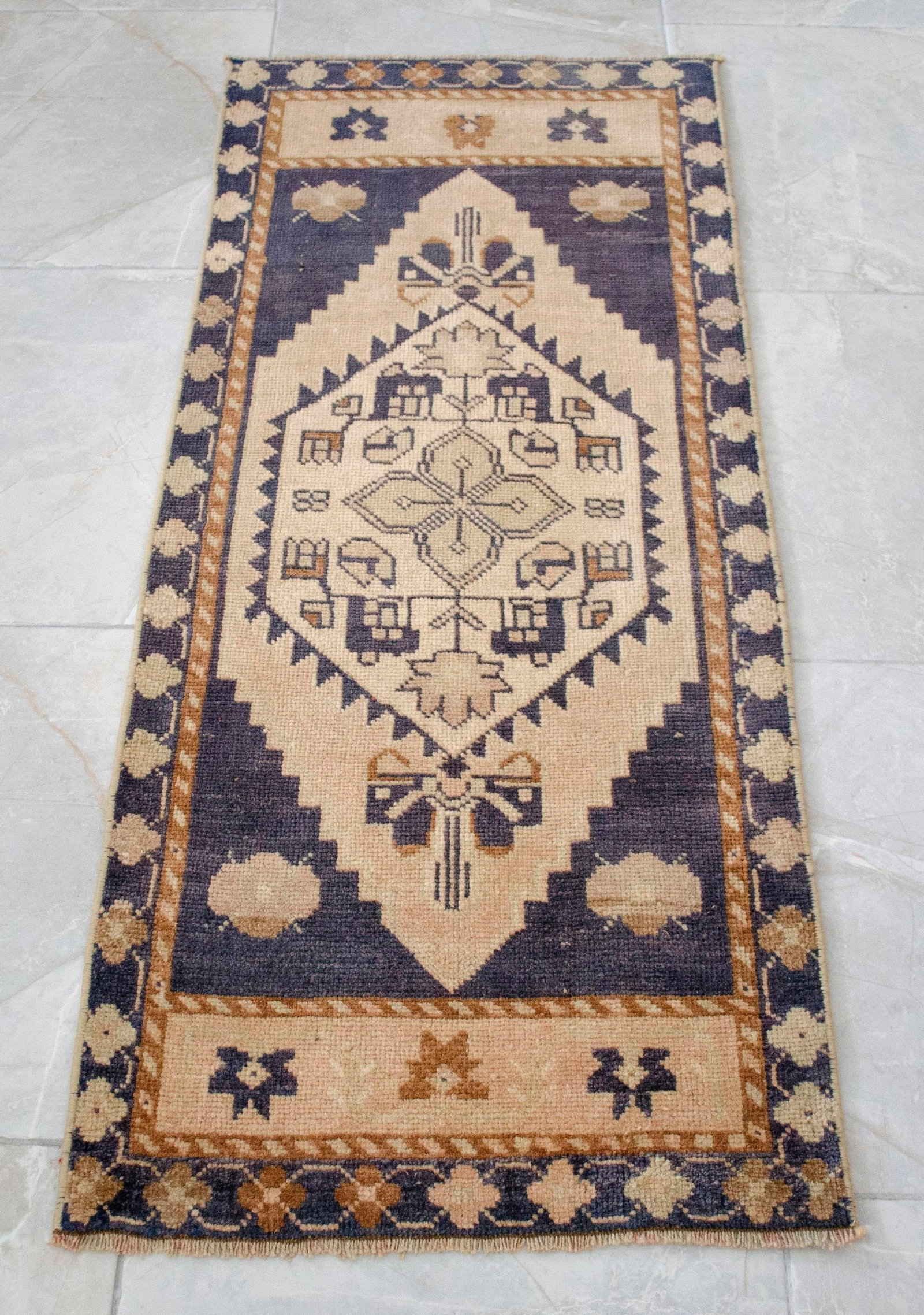 Hand Knotted Door Mat, Entryway Rug, Bath Mat, Kitchen Decor, Small Rug, Turkish Rug - 1"² - 10
