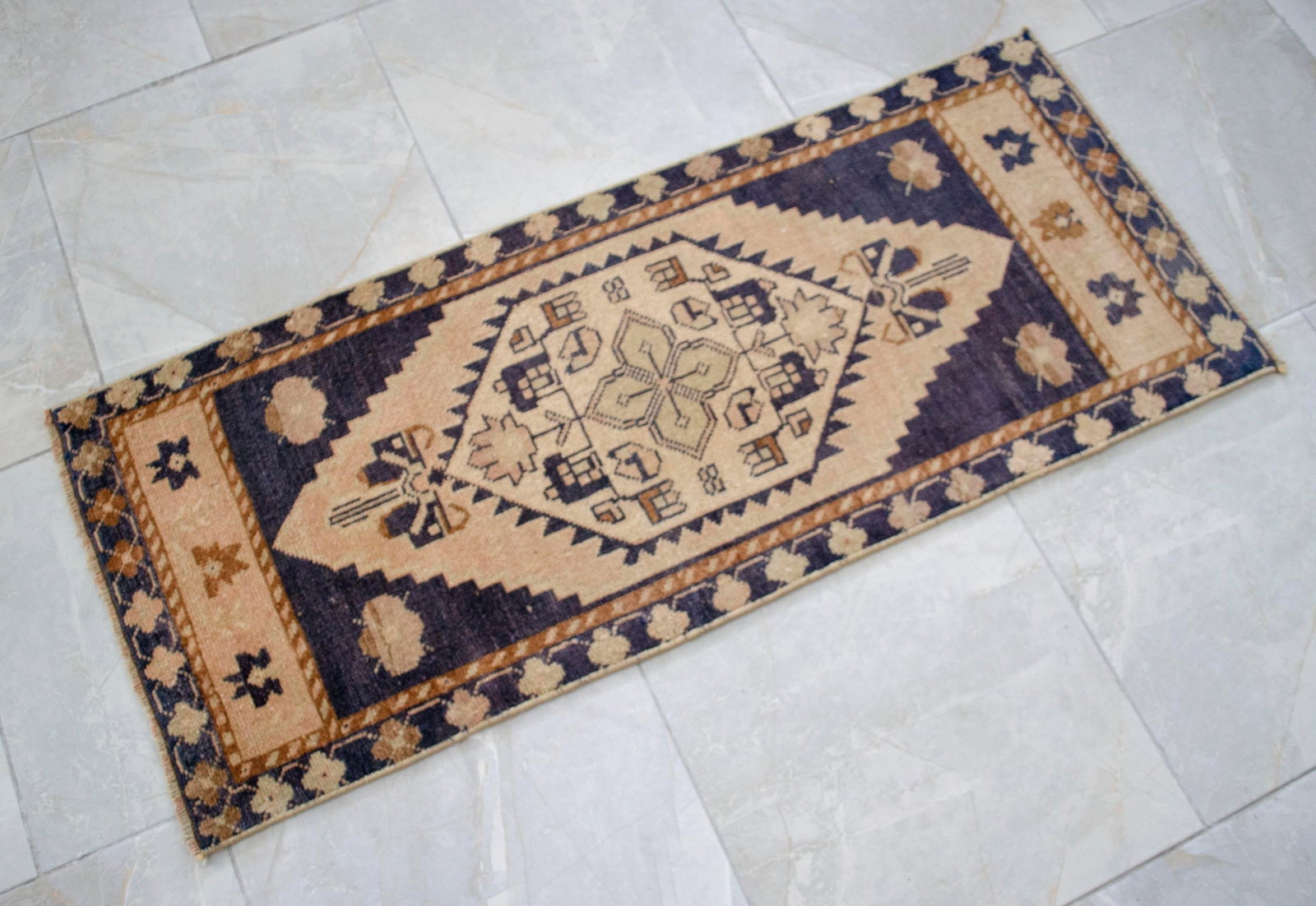 Hand Knotted Door Mat, Entryway Rug, Bath Mat, Kitchen Decor, Small Rug, Turkish Rug - 1"² - 9