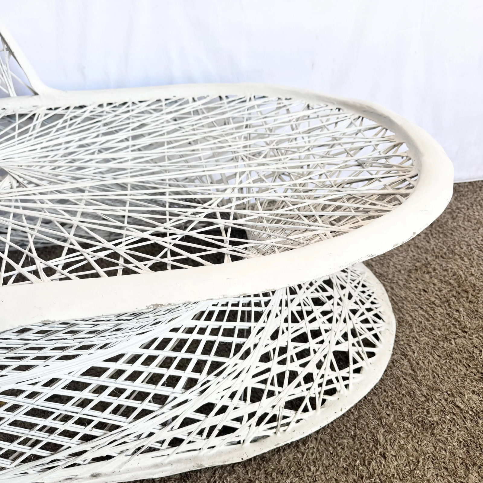 Mid Century Modern Spun Fiberglass Chaise Lounge - 4