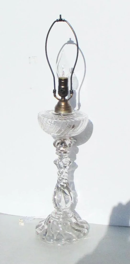 Antique Electrified Oil Lamp in Style of Baccarat - 3
