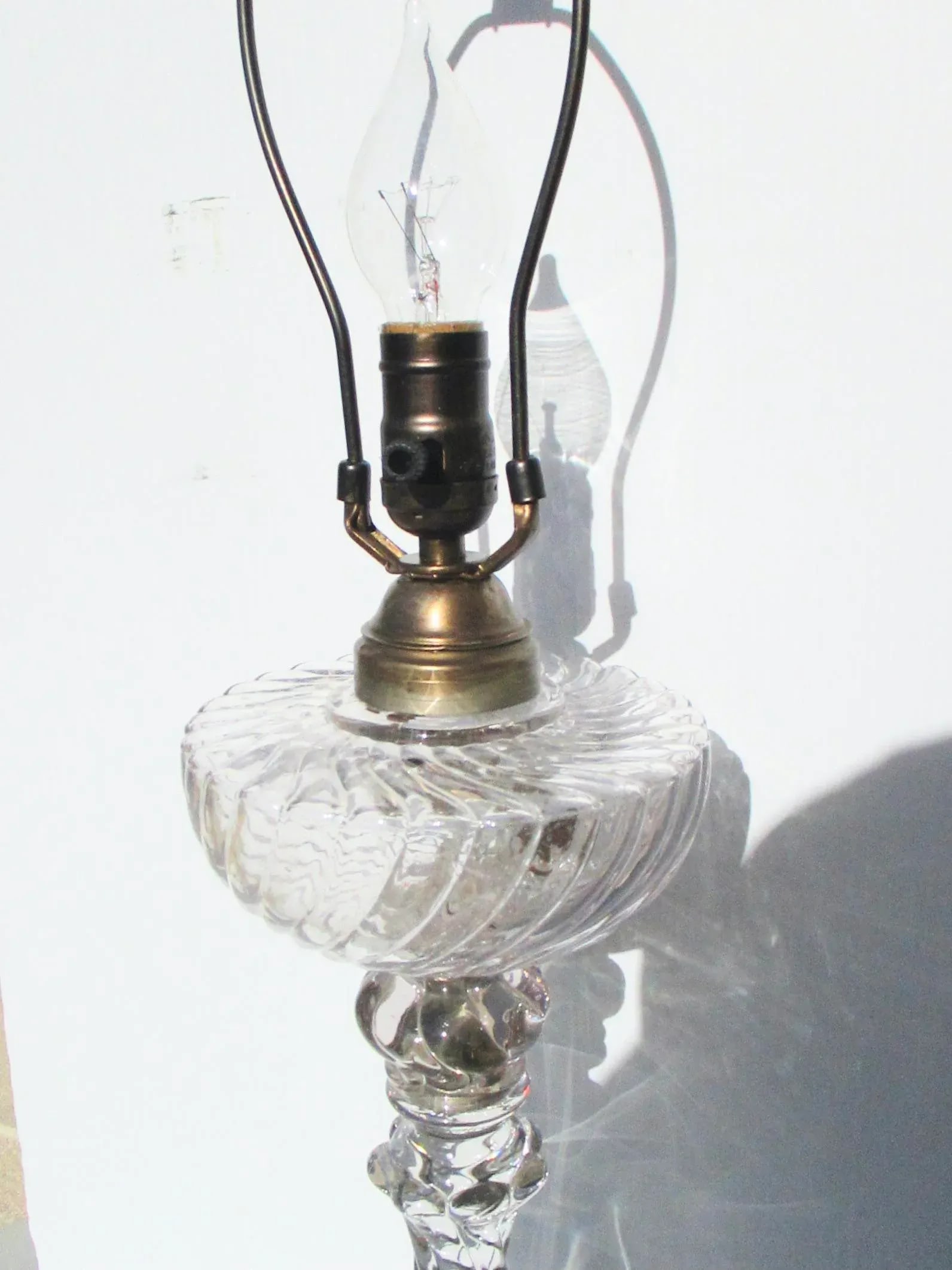 Antique Electrified Oil Lamp in Style of Baccarat - 4