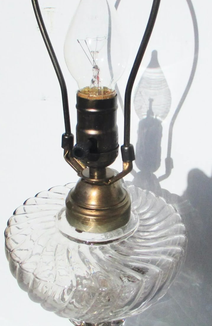 Antique Electrified Oil Lamp in Style of Baccarat - 5