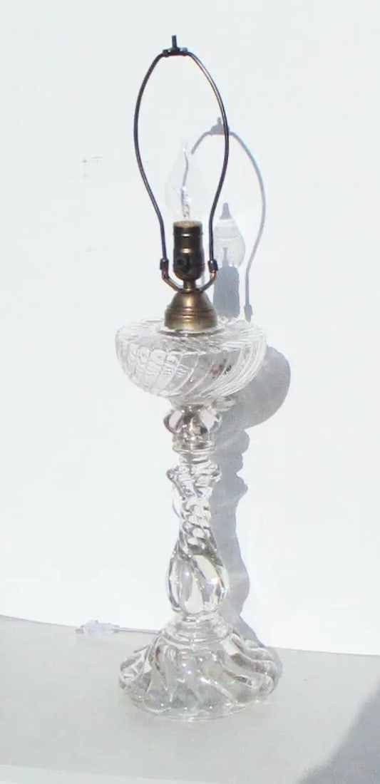 Antique Electrified Oil Lamp in Style of Baccarat - 6