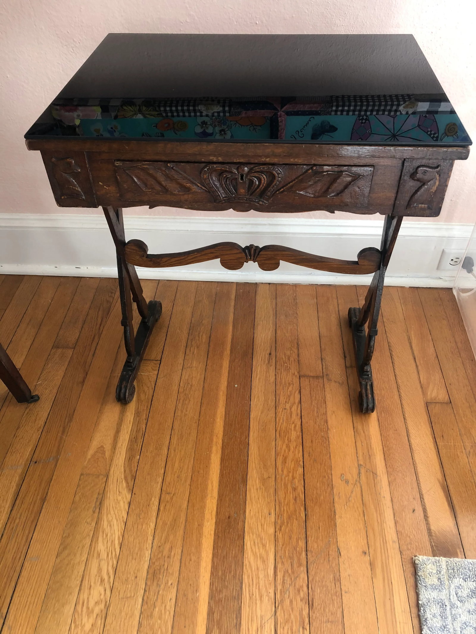 Antique English Carved Oak End Table With Crown and Black Glass Top - 11