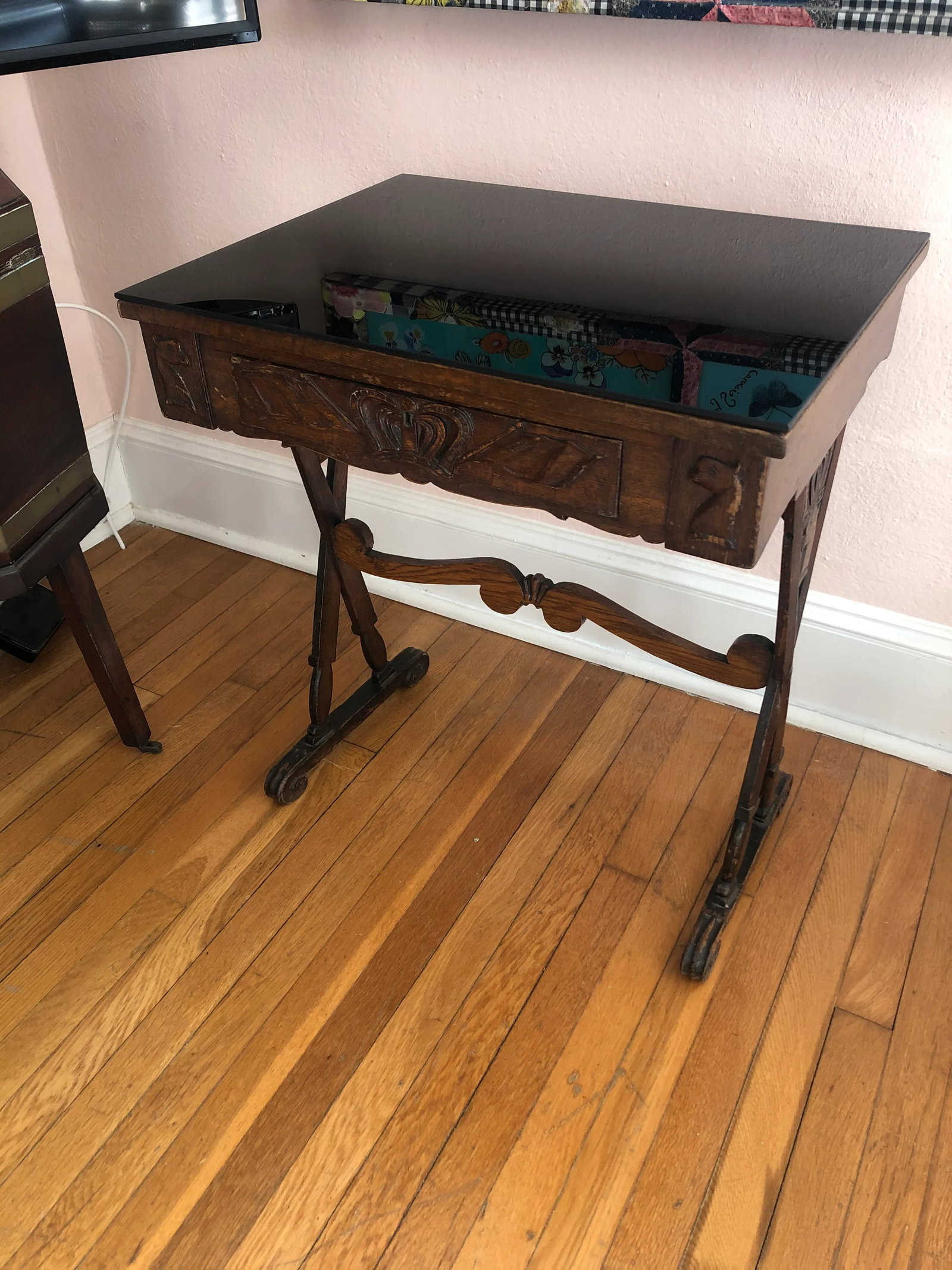 Antique English Carved Oak End Table With Crown and Black Glass Top - 2