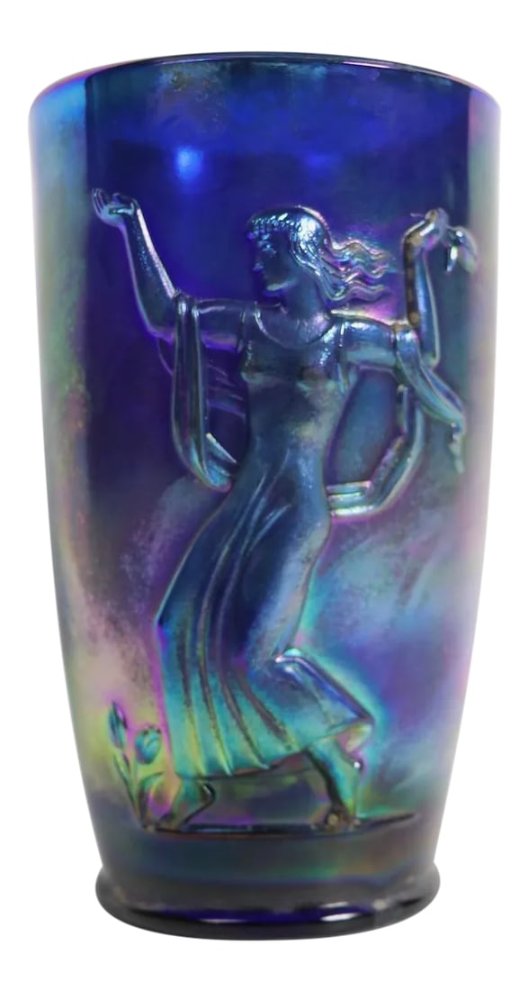 Fenton Faverne Spring and Fall Limited Edition Vase by Marge Reynolds and Carl Schmitz: Limited edition Fenton Spring and Fall Connoisseur limited edition, original design by Marge Reynolds and Carl Schmitz. No damage or condition issues. Condition: Alterations: Original Condition