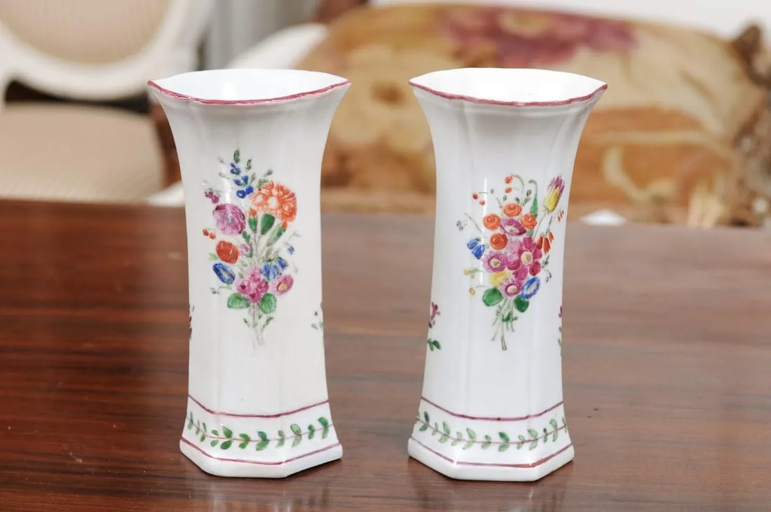 1805 Italian Porcelain Vases with Colorful Painted Floral Motifs - A Pair - 4