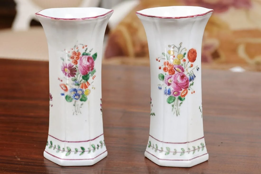 1805 Italian Porcelain Vases with Colorful Painted Floral Motifs - A Pair - 5