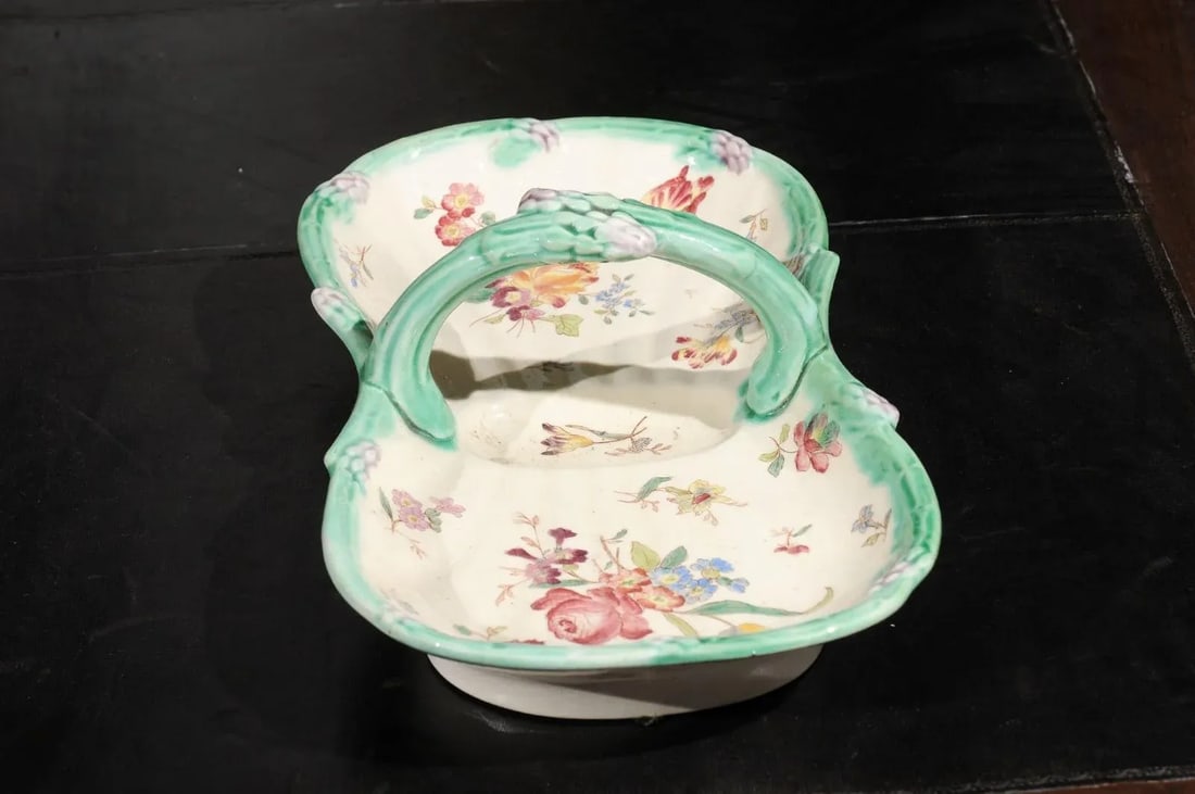 French 19th Century Longchamp Majolica Asparagus Server with Floral Decor - 10
