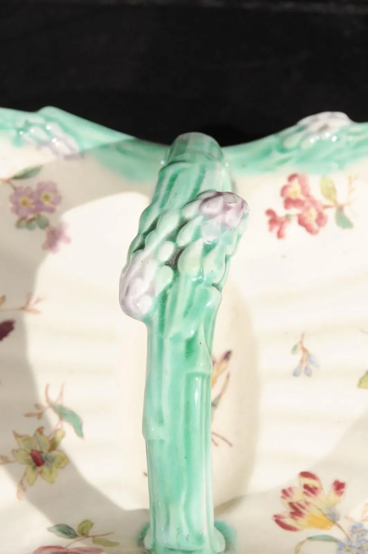 French 19th Century Longchamp Majolica Asparagus Server with Floral Decor - 7