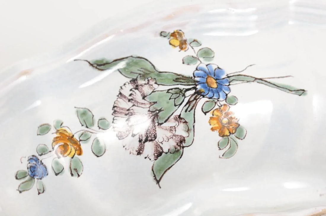 1750s Mid 18th Century French Faience Soup Tureen - 7