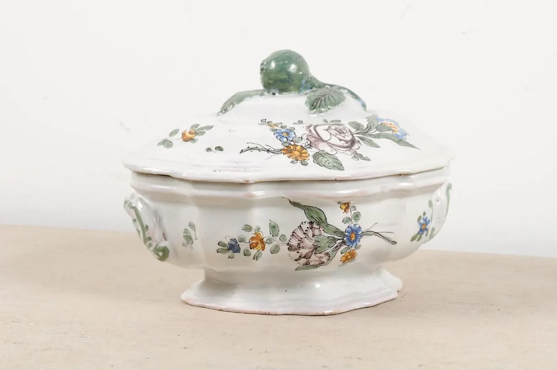 1750s Mid 18th Century French Faience Soup Tureen - 9