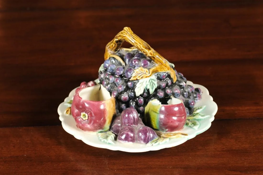 French 19th Century Glazed Majolica Lidded Fruit Dish with Grapes - 2