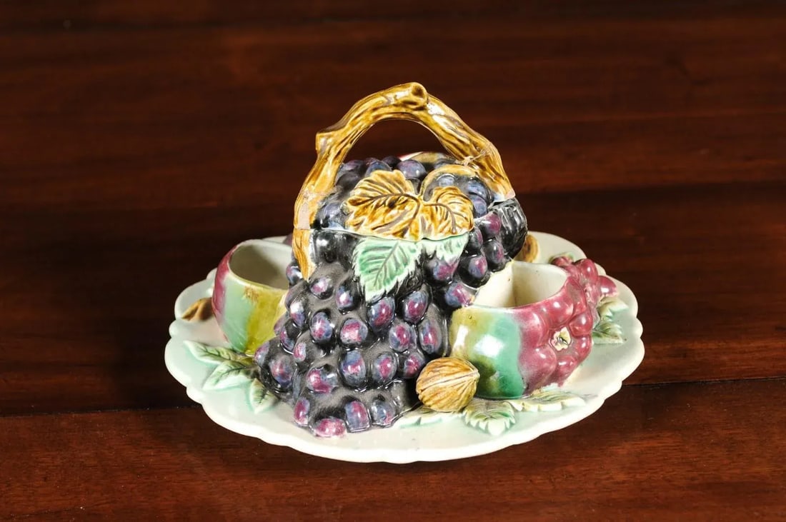 French 19th Century Glazed Majolica Lidded Fruit Dish with Grapes - 6