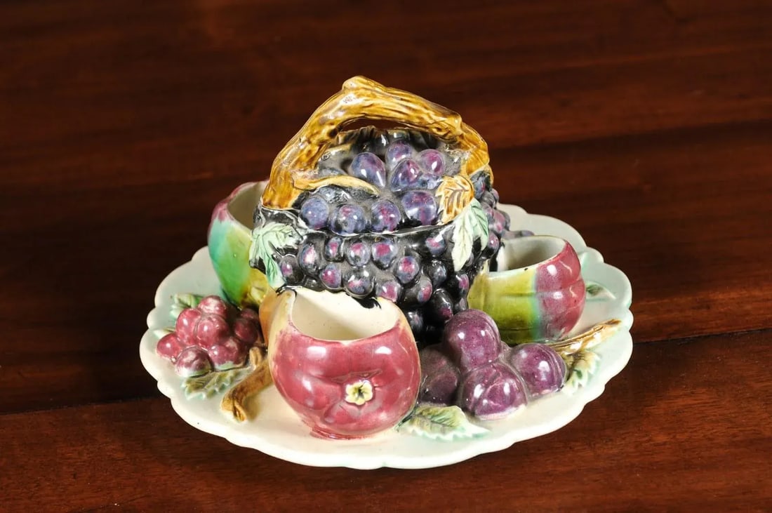 French 19th Century Glazed Majolica Lidded Fruit Dish with Grapes - 9